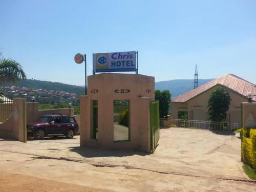 Chris Hotel
